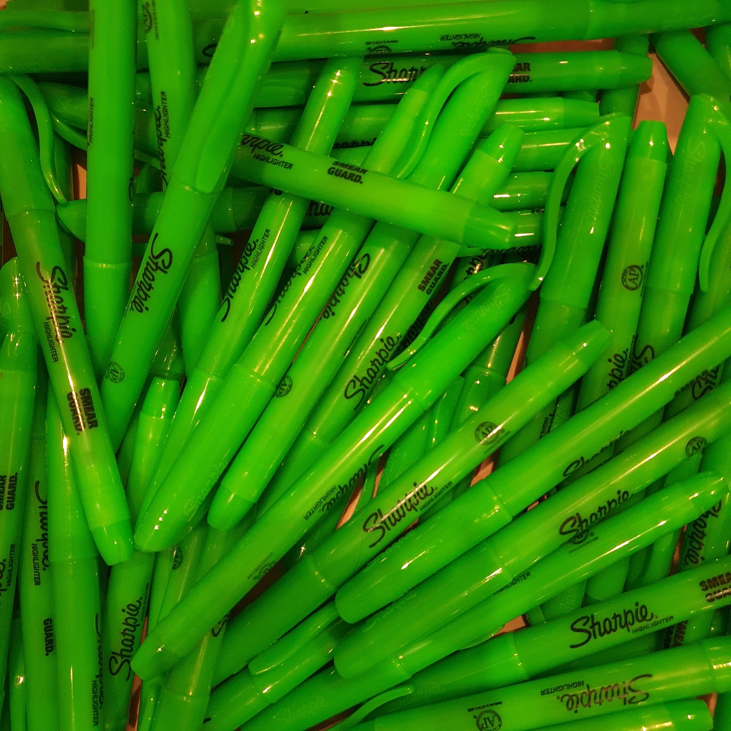 100 Sharpie Highlighters (Yellow, Green and Pink)