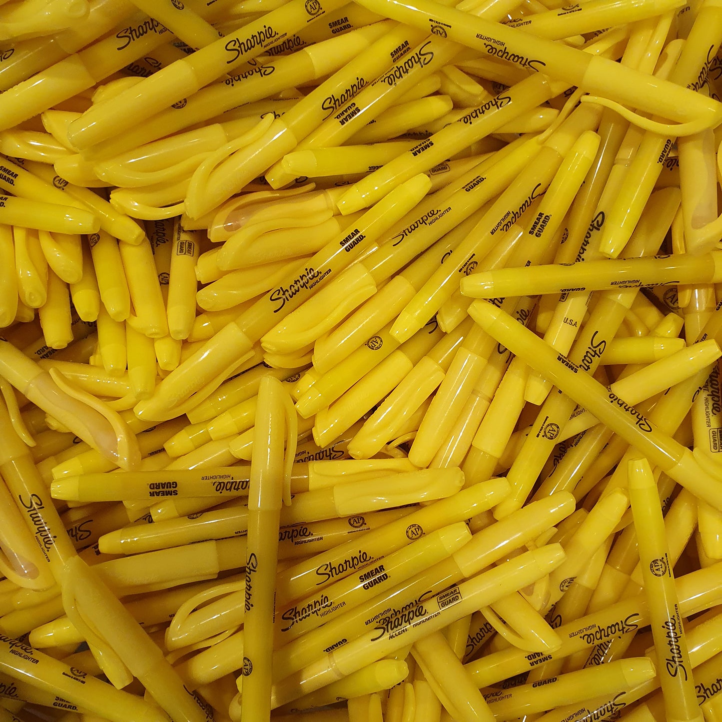100 Sharpie Highlighters (Yellow, Green and Pink)